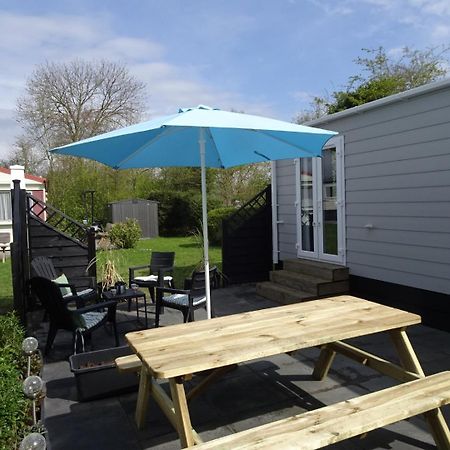 Ervaar 'Fryske Weelde' Op Vijf Sterren Vakantiepark De Kuilart Koudum Exterior foto
