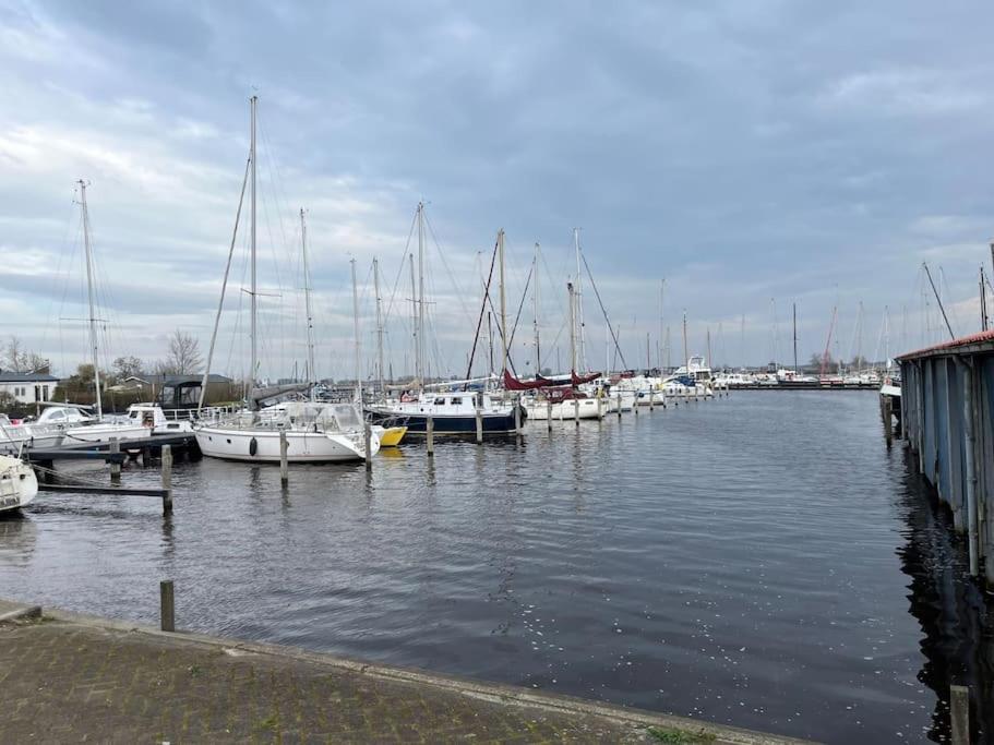 Ervaar 'Fryske Weelde' Op Vijf Sterren Vakantiepark De Kuilart Koudum Exterior foto